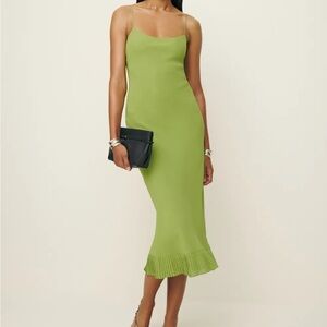 Suki dress in avocado